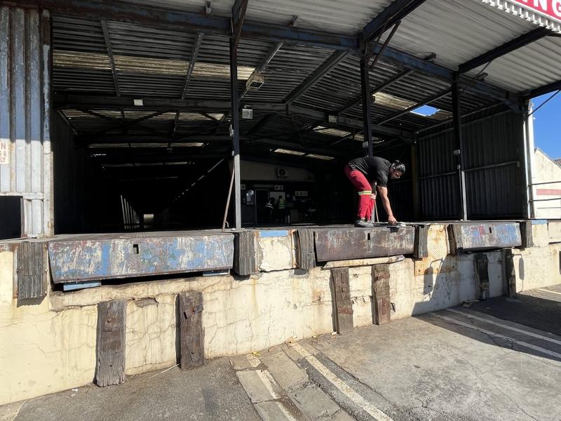 To Let commercial Property for Rent in Paarden Eiland Western Cape